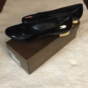 Audrey Brooke Shoes - Women’s Audrey Brooke Black Tara Flats Audrey Brooke Shoes - Women’s Audrey Brooke Black Tara Flats
